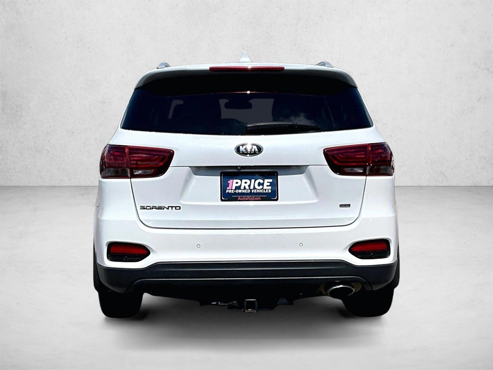 Used 2019 Snow White Pearl Kia LX image 4