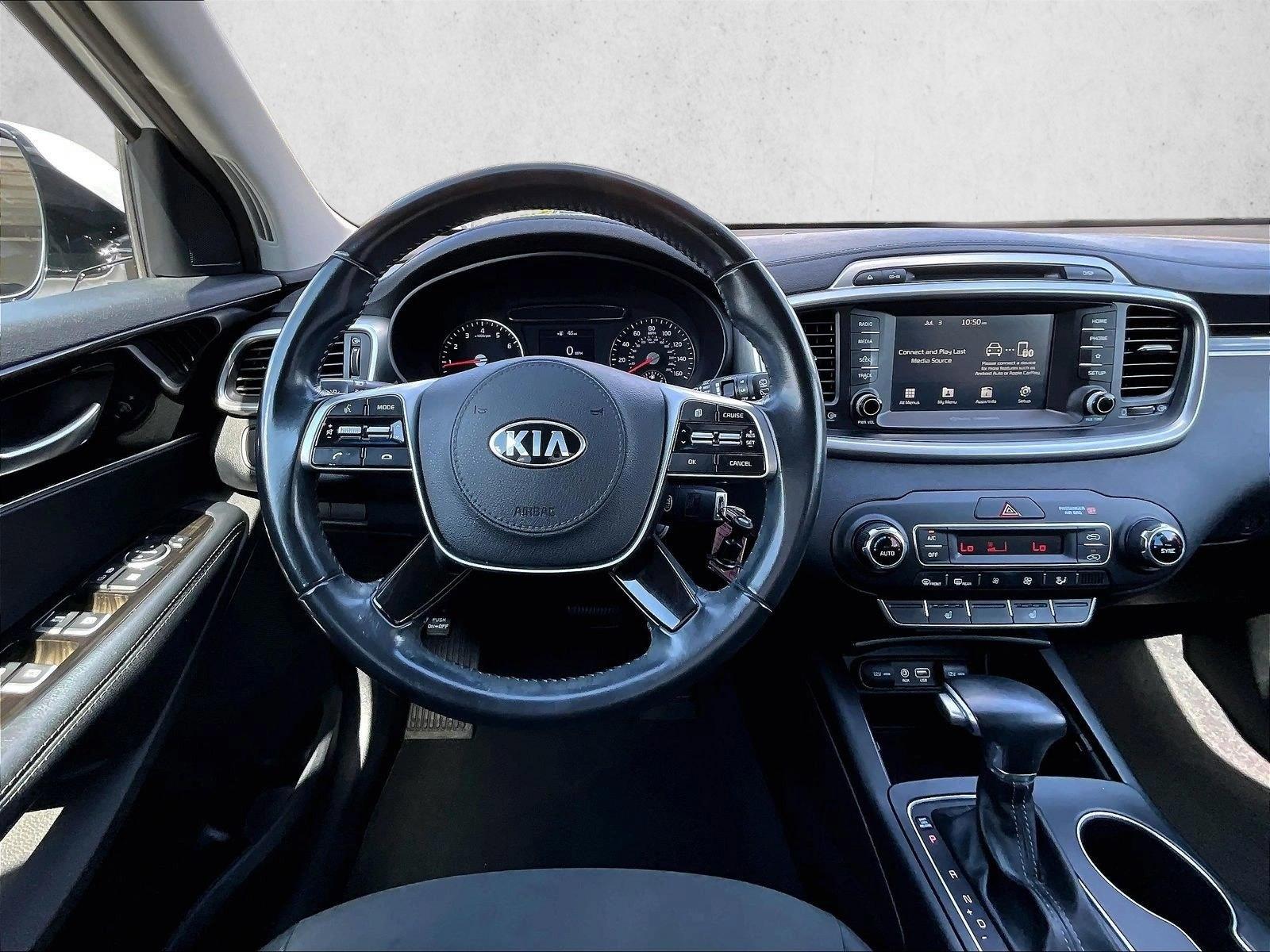 Used 2019 Snow White Pearl Kia LX image 7
