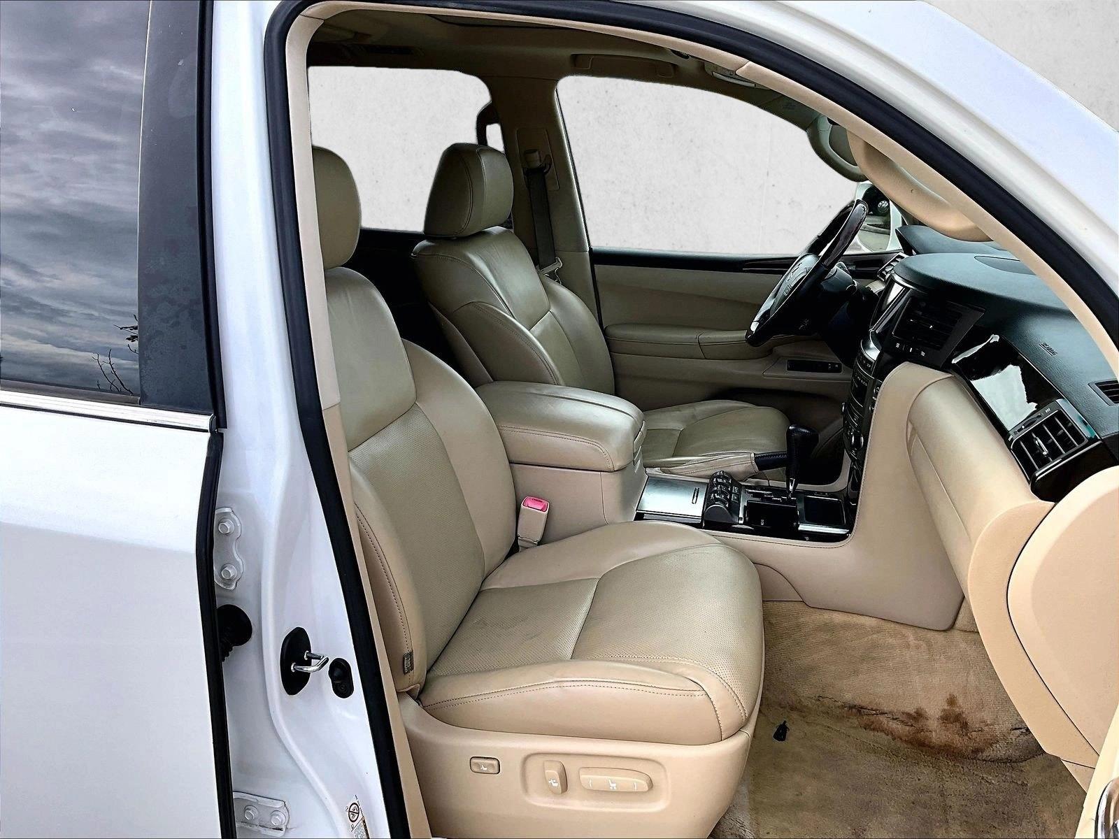 Used 2011 Starfire Pearl Lexus  image 9