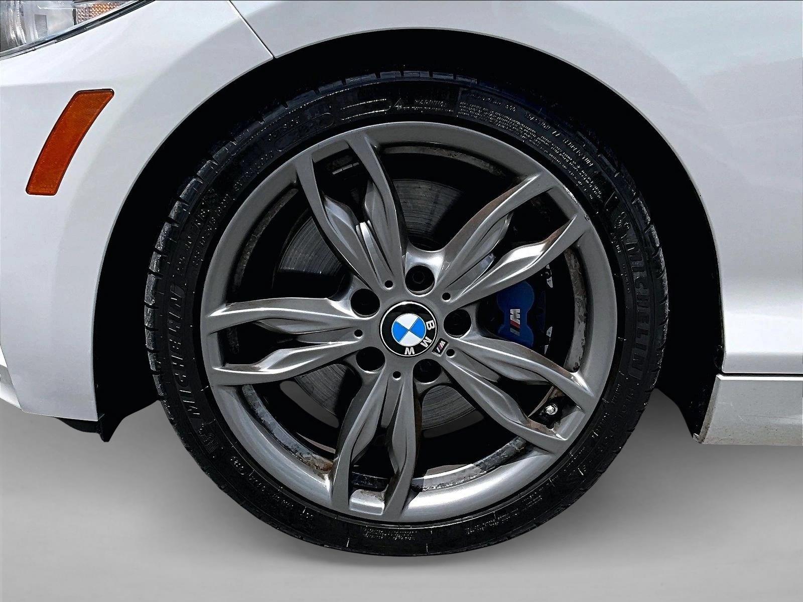 Used 2015 Alpine White BMW M235i image 10