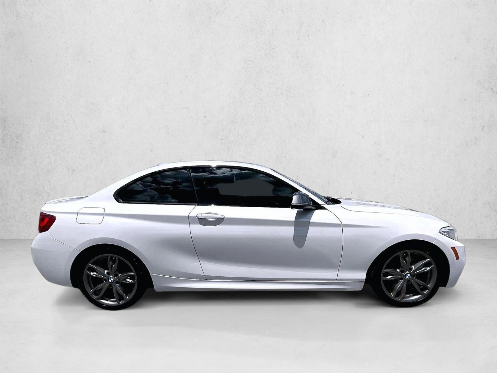 Used 2015 Alpine White BMW M235i image 5
