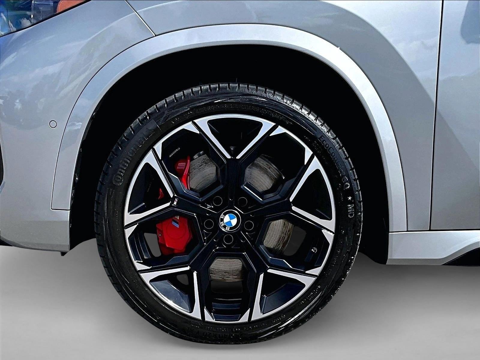 Used 2026 Space Silver Metallic BMW M35i image 10
