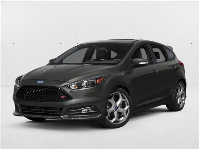 Performance Blue 2015 Ford Focus Hatchback Front-Wheel Drive 6-Speed Manual