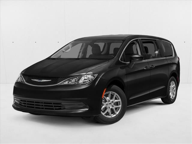 Brilliant Black Crystal Pearlcoat 2017 Chrysler Pacifica Minivan Front-Wheel Drive 9-Speed Automatic