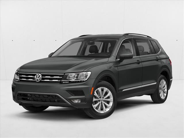 Platinum Gray Metallic 2018 Volkswagen Tiguan SE SUV / Crossover Front-Wheel Drive 8-Speed Automatic