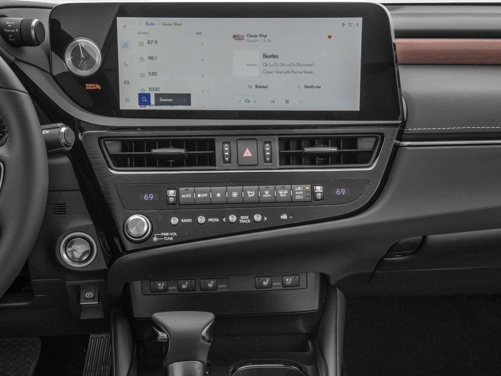 2025 Lexus ES 300h photo 7