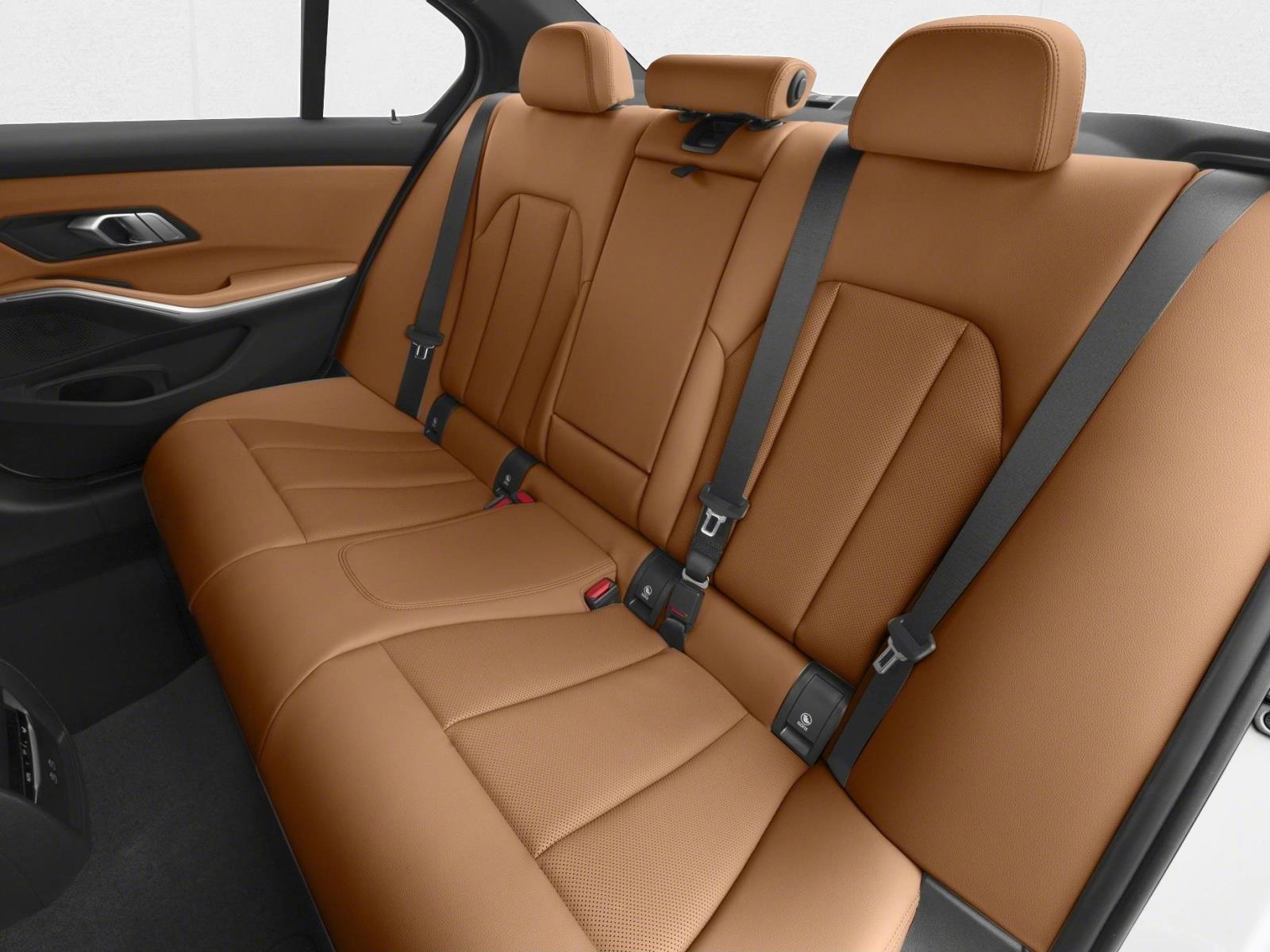 2026 BMW 3 Series 330i - Photo 9