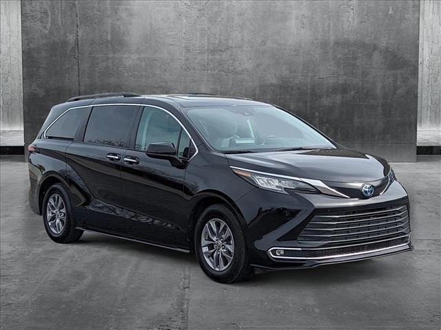 Sienna XLE 8-Passenger