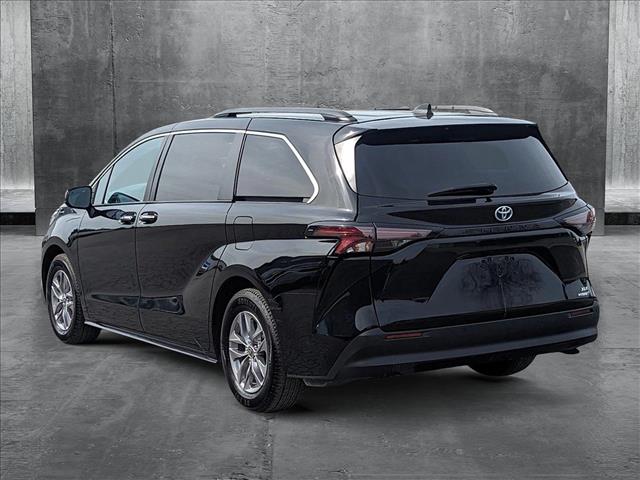 Sienna XLE 8-Passenger