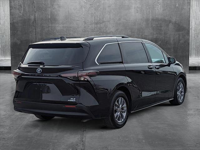 Sienna XLE 8-Passenger