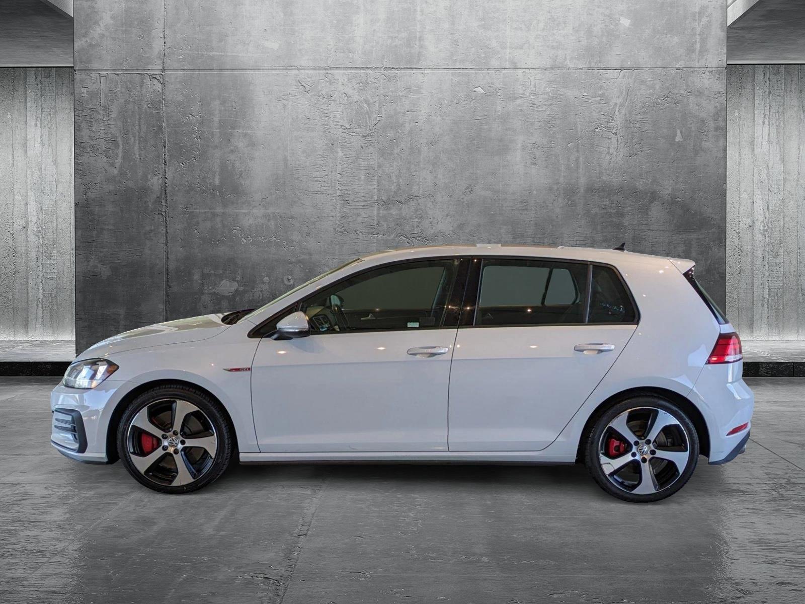 2019 Volkswagen Golf S 2