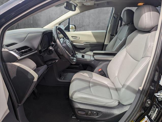 Sienna XLE 8-Passenger