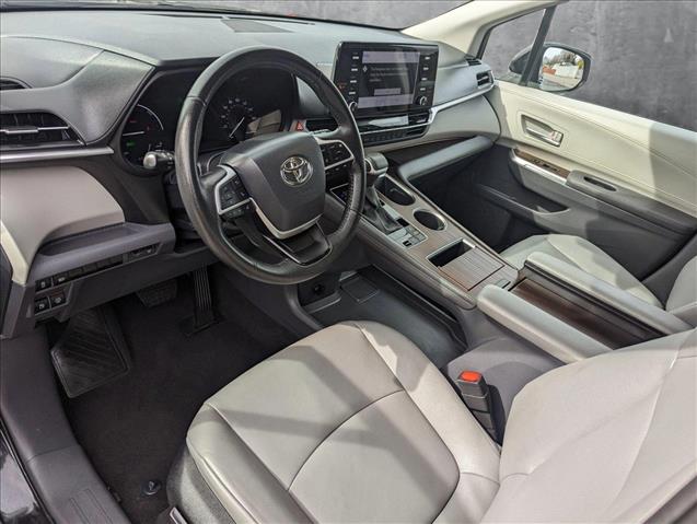 Sienna XLE 8-Passenger