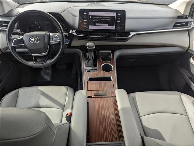 Sienna XLE 8-Passenger