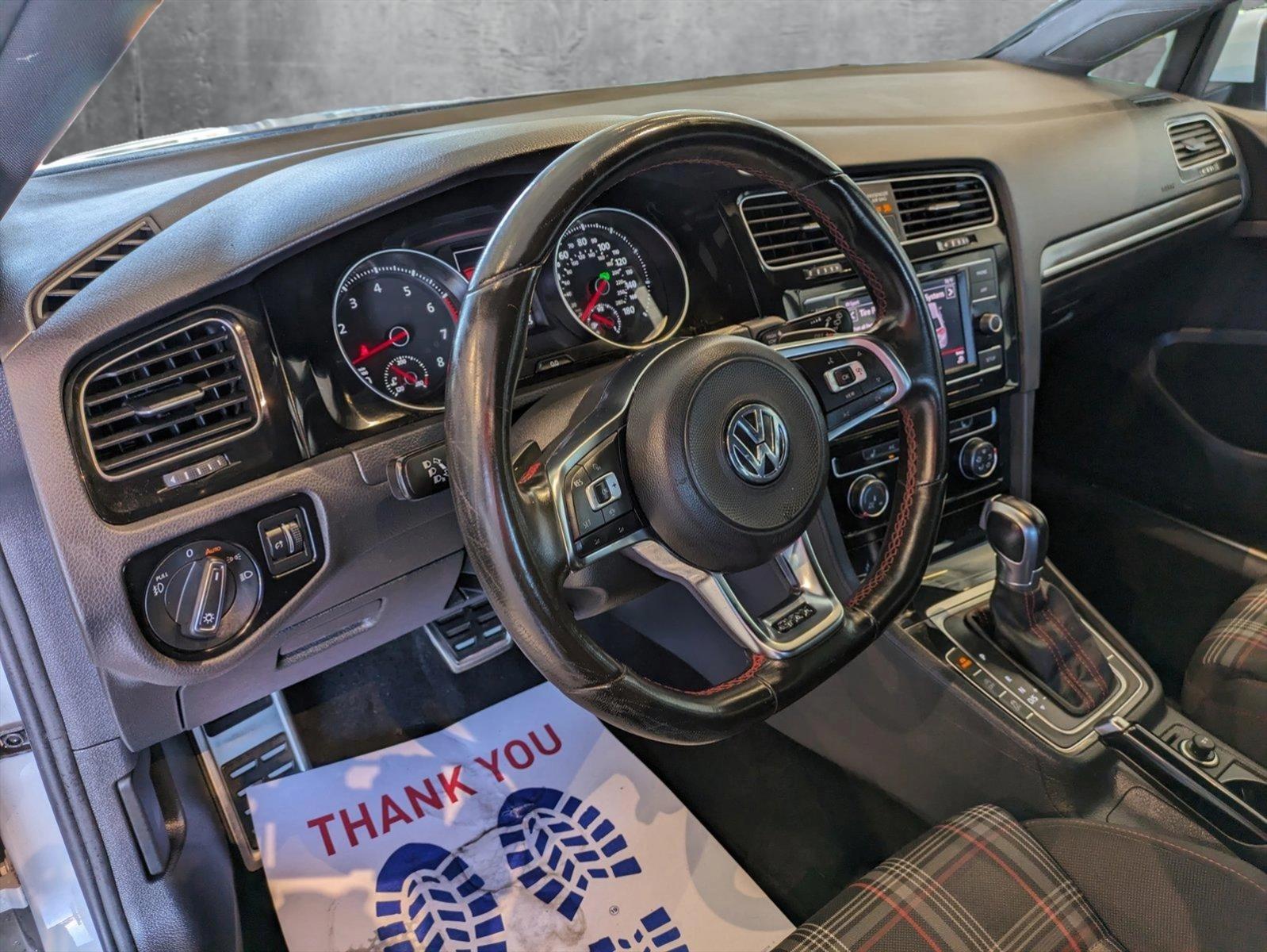 2019 Volkswagen Golf S 3