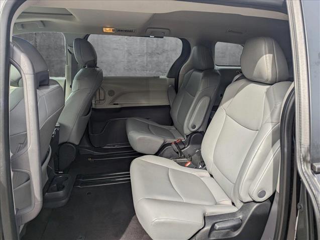Sienna XLE 8-Passenger