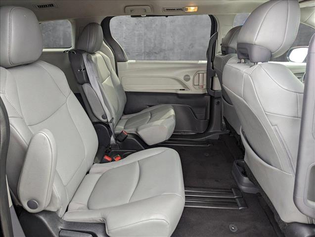 Sienna XLE 8-Passenger