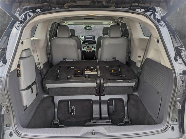 Sienna XLE 8-Passenger