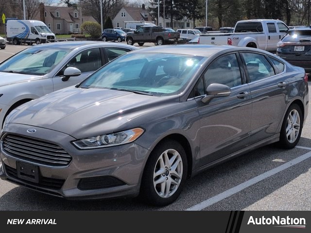 Sterling Gray Metallic 2014 Ford Fusion SE Sedan Front-Wheel Drive 6-Speed Automatic
