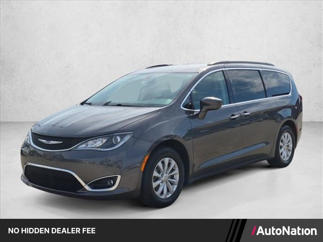 Gray (Granite Crystal Metallic Clearcoat) 2018 Chrysler Pacifica Minivan Front-Wheel Drive 9-Speed Automatic