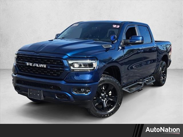2023 RAM 1500 Big Horn Crew Cab 4WD Azul (Patriot Blue Pearlcoat) Camioneta Todo terreno 8 velocidades Automática