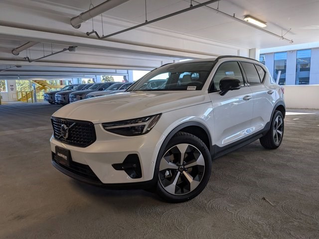 2026 Volvo XC40 B5 Plus AWD