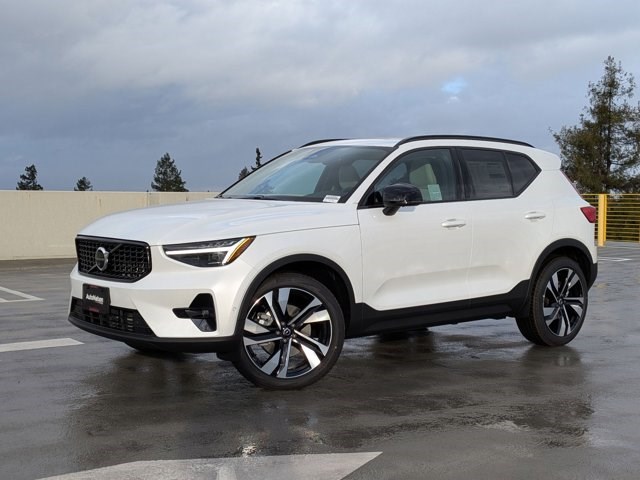 2026 Volvo XC40 B5 Ultra AWD