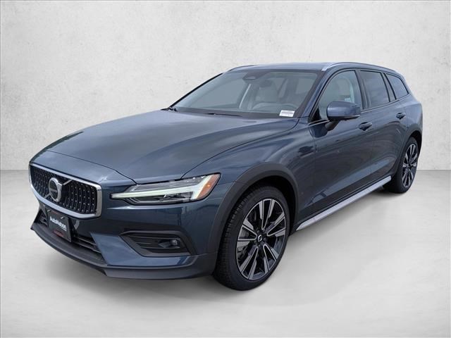 Denim Blue Metallic 2026 Volvo V60 Cross Country B5 Ultra AWD Wagon All-Wheel Drive Automatic