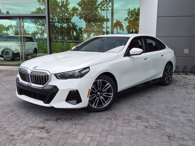 2025 BMW 5 Series 530i RWD