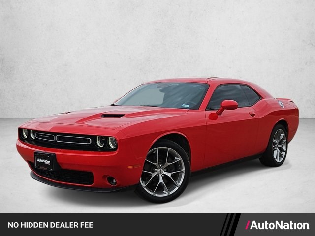 Octane Red Pearlcoat 2020 Dodge Challenger SXT RWD Coupe Rear-Wheel Drive 8-Speed Automatic
