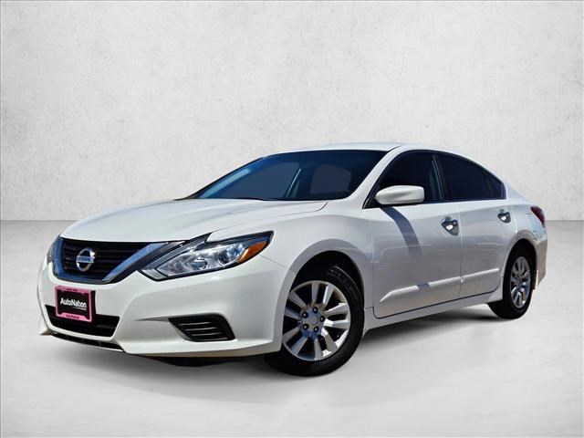 Glacier White 2018 Nissan Altima 2.5 S Sedan Front-Wheel Drive Automatic