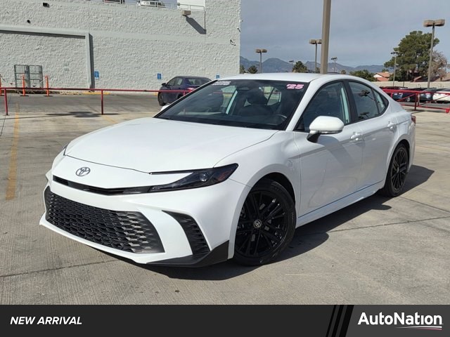 2025 Toyota Camry SE FWD
