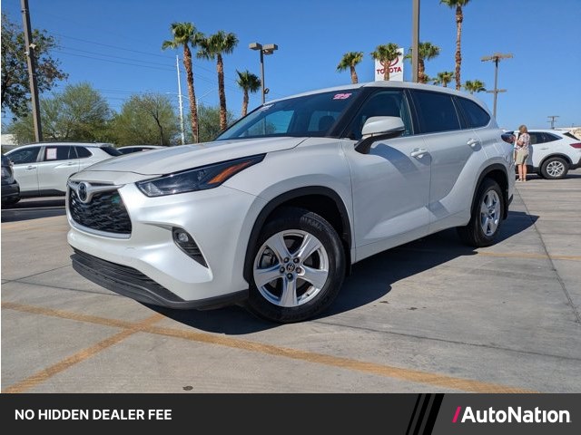 White (Wind Chill Pearl) 2024 Toyota Highlander SUV / Crossover All-Wheel Drive Automatic