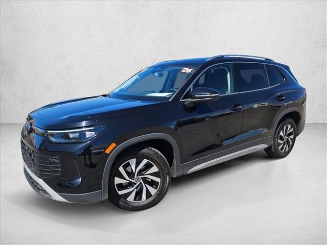 Deep Black Pearl 2026 Volkswagen Tiguan SUV / Crossover Front-Wheel Drive 8-Speed Automatic