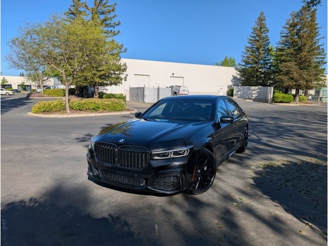2022 BMW 7 Series 740i RWD