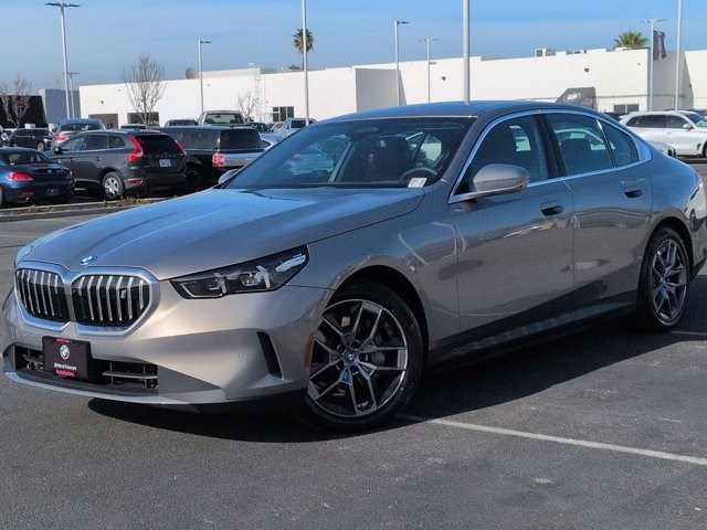 Gray (Oxide Grey Metallic) 2025 BMW i5 eDrive40 FWD Sedan Rear-Wheel Drive Automatic