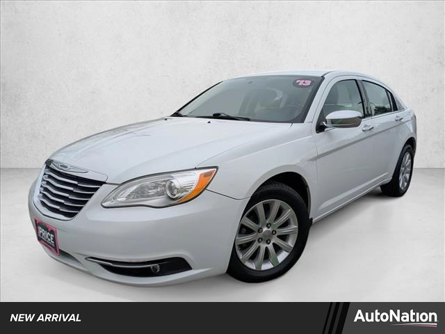 Bright White 2013 Chrysler 200 Limited Sedan FWD Sedan Front-Wheel Drive 6-Speed Automatic