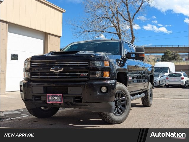 Black 2018 Chevrolet Silverado 2500HD LT Crew Cab 4WD Pickup Truck Four-Wheel Drive 6-Speed Automatic