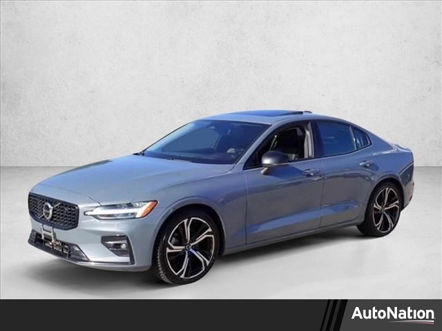 2024 Volvo S60 B5 Ultimate Dark Theme AWD