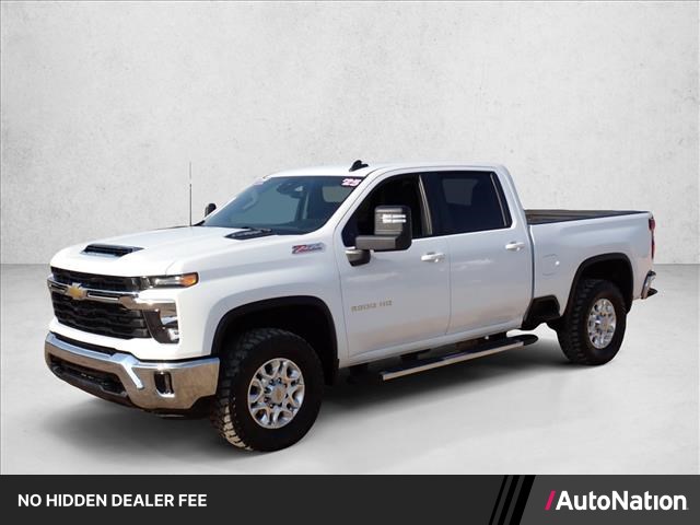 Summit White 2025 Chevrolet Silverado 2500HD Pickup Truck Four-Wheel Drive Automatic
