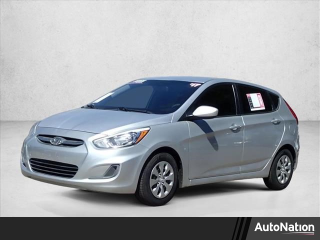 Ironman Silver Metallic 2017 Hyundai Accent SE 4-Door Hatchback FWD Hatchback Front-Wheel Drive Automatic