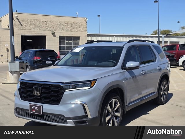 2023 Honda Pilot Touring FWD