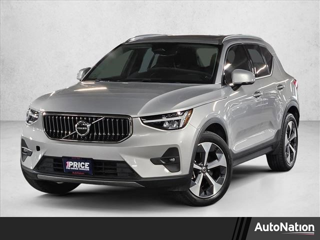 2023 Volvo XC40 B5 Plus Bright Theme AWD
