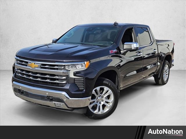 2022 Chevrolet Silverado 1500 LTZ Crew Cab 4WD Dark Ash Metallic Camioneta Todo terreno Automática
