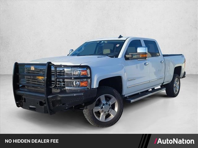 Summit White 2016 Chevrolet Silverado 2500HD Pickup Truck Four-Wheel Drive 6-Speed Automatic