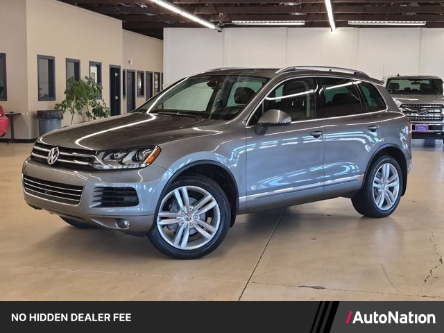 Canyon Gray Metallic 2014 Volkswagen Touareg SUV / Crossover Automatic