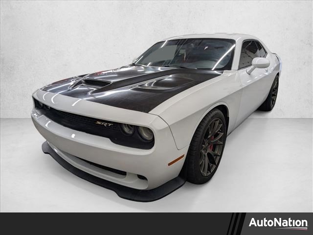Bright White Clearcoat 2015 Dodge Challenger SRT Hellcat RWD Coupe Rear-Wheel Drive 6-Speed Manual