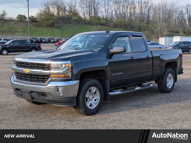 Gray (Graphite Metallic) 2017 Chevrolet Silverado 1500 LT Double Cab 4WD Pickup Truck Four-Wheel Drive 6-Speed Automatic