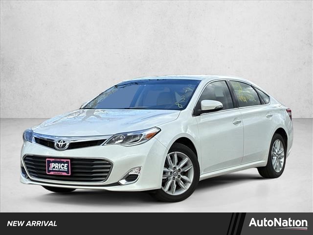 White (Blizzard Pearl) 2015 Toyota Avalon XLE Sedan Front-Wheel Drive Automatic