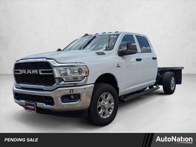 2024 RAM 3500 Chassis Tradesman Crew Cab LB RWD